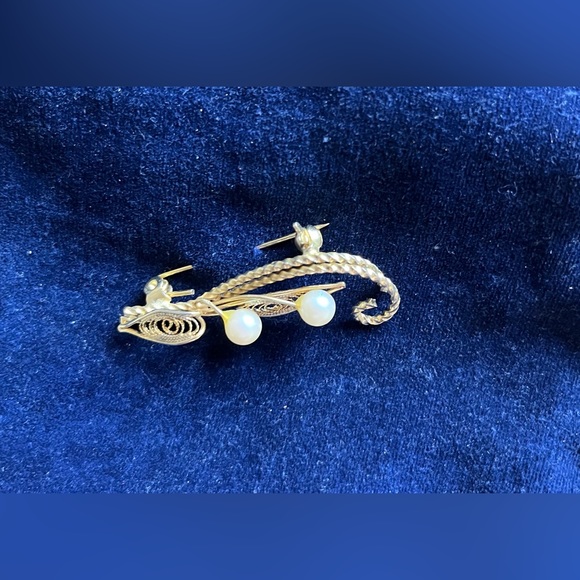 9ct gold and cultured pearl brooch with wire work circa 1980 - Picture 2 of 3